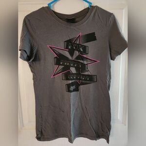 Ladies large fox riders graphic tshirt. Gray and Pink